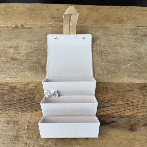 NEW IN POLY Sancia Three Compartment Sunglass Case 🕶️ - Picture 8 of 9